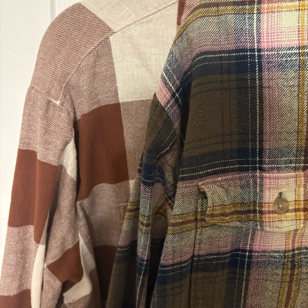 Lot of 2 Old Navy Boyfriend Shirt Plaid Flannels - Picture 5 of 6